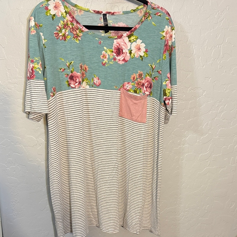 Floral and Striped Short Sleeve Top with Pink Pocket
